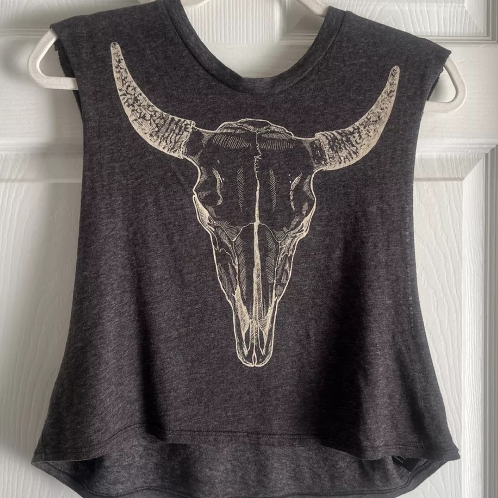 Truly Madly Deeply crop bull skull tank in grey